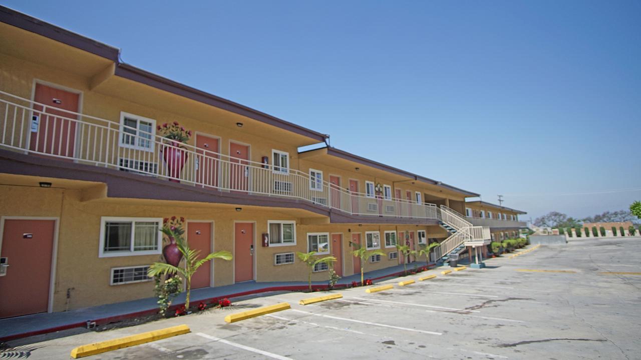 Los Angeles Inn & Suites - Lax West Athens Экстерьер фото